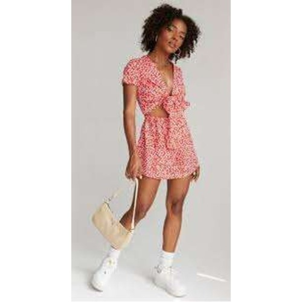 Princess Polly Red Floral Tie Front Cutout Romper Womens Size 2 Short Sleeve